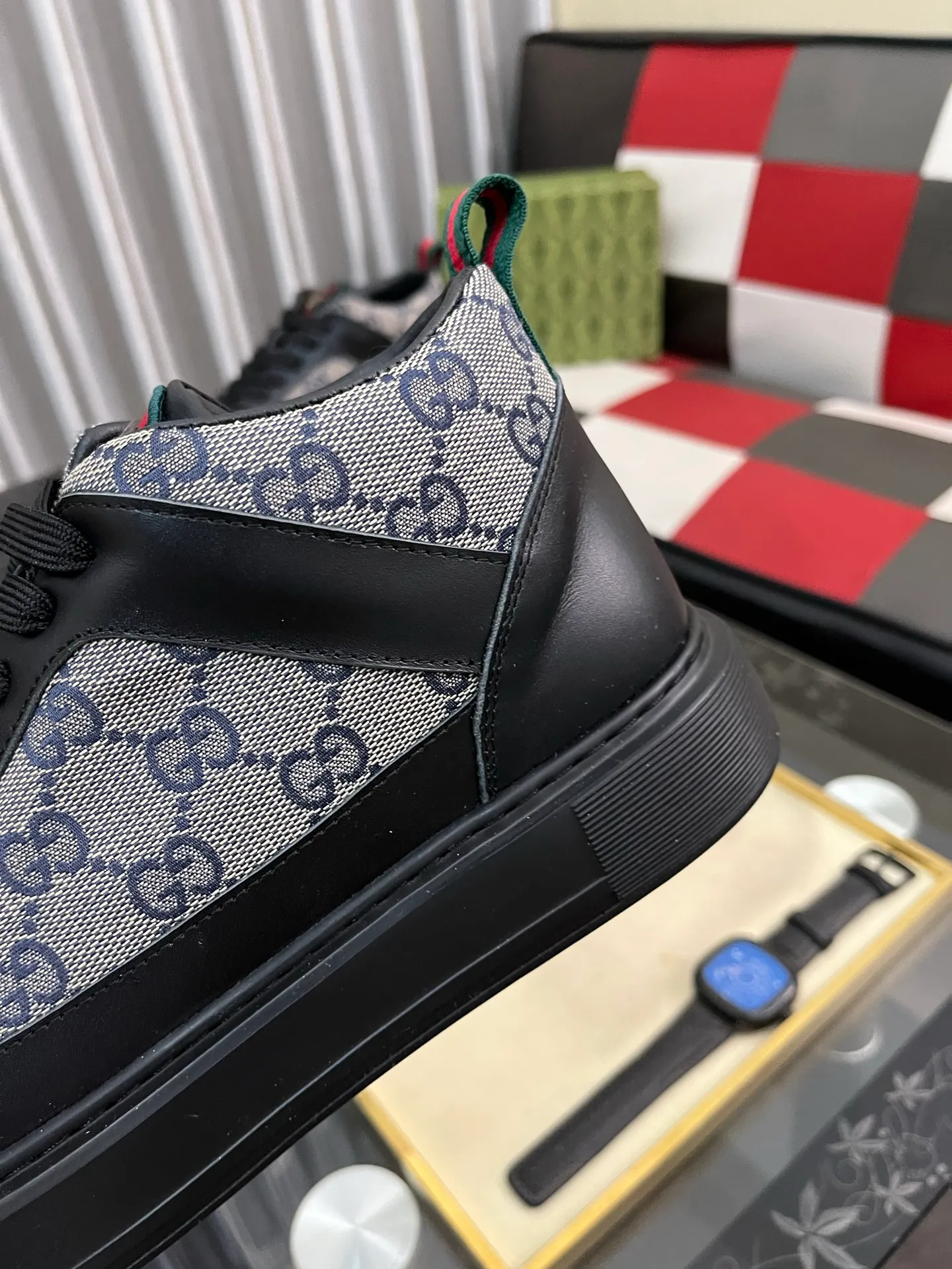 Men's shoes💰438⌚️⌚️[Gucci] Gucci's new men's genuine leather casual shoes, the highest version on the market, any comparison is welcome🆚! The original leather has excellent texture and is super high-end! Fetal sheep net lining imported from Italy, removable pad! Luxurious materials and fine workmanship, highly recommended! Code number: 38-444️⃣Colors available